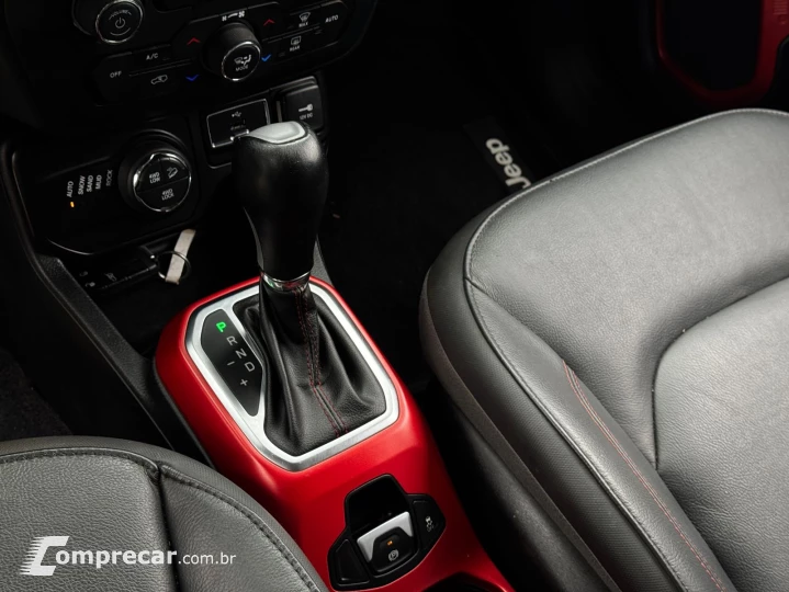 RENEGADE 2.0 16V Turbo Trailhawk 4X4