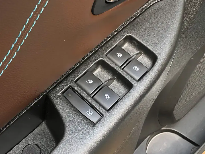 Spin 1.8 Premier 8V Flex 4P Automático