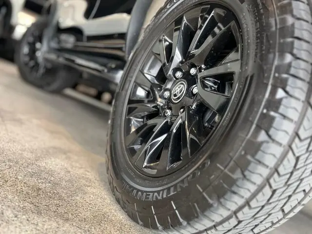 HILUX SW4 - 2.8 D-4D TURBO SRX 7L 4X4 AUTOMÁTICO