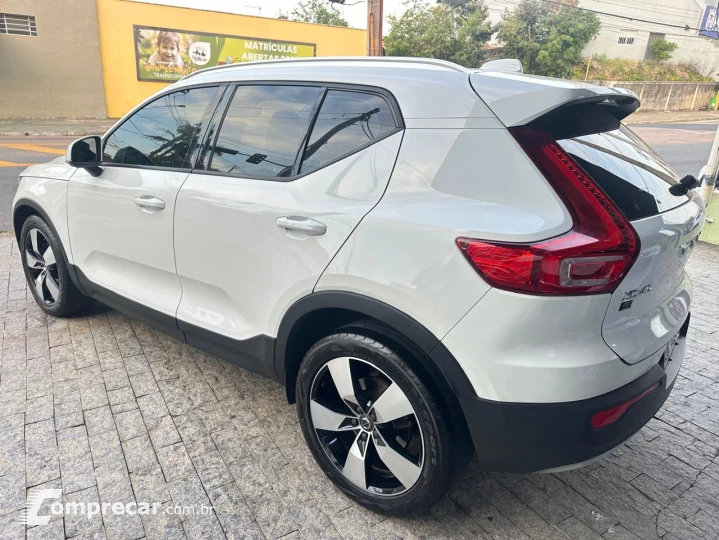 XC40 1.5 T5 Hybrid Momentum Geartronic