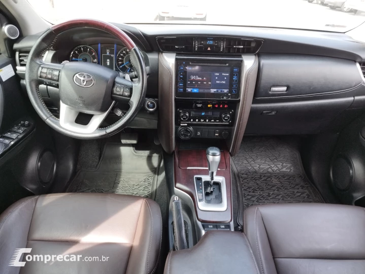 HILUX 2.8 SW4 4X4 8V