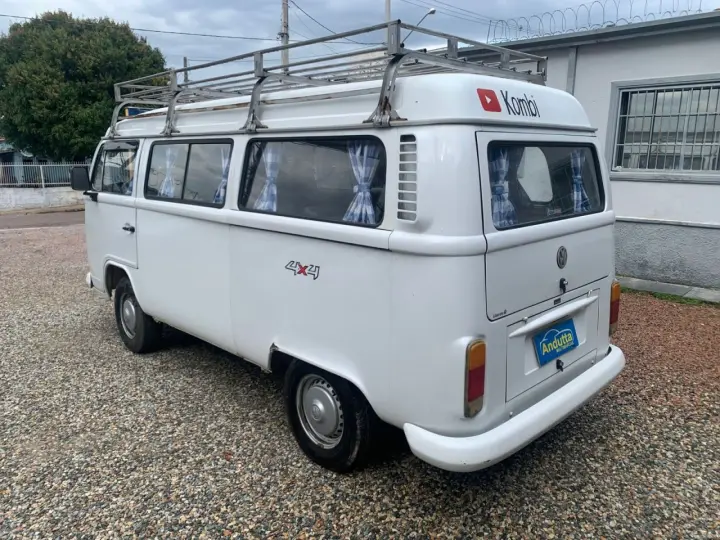 Kombi 1.6 STD 9 LUGARES
