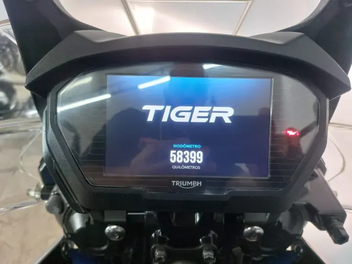 TRIUMPH TIGER 800 XRX