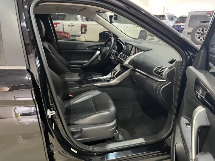 ECLIPSE CROSS 1.5 Mivec Turbo Hpe-s S-awc