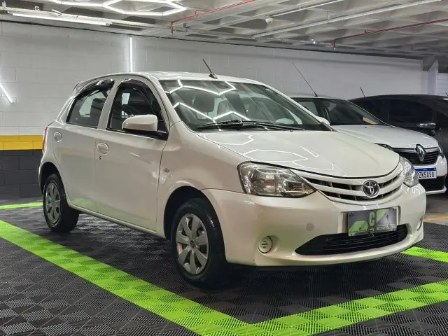 ETIOS HATCH - 1.3 X 16V 4P MANUAL