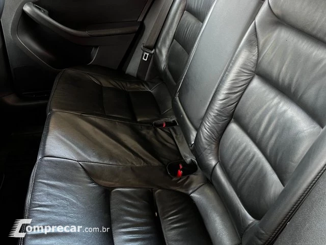 JETTA - 2.0 COMFORTLINE 4P TIPTRONIC