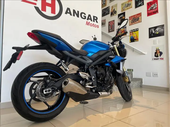 STREET TRIPLE 675