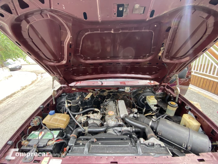 F-1000 2.5 XLT 4X2 CS 8V Turbo