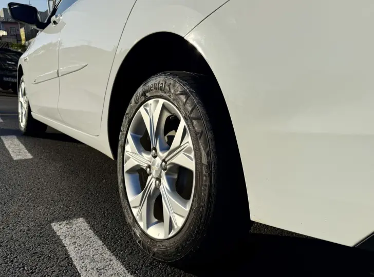 ONIX SEDAN Plus LTZ 1.0 12V TB Flex Aut.