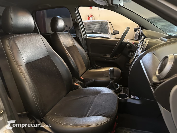 FIESTA 1.6 Rocam Sedan 8V