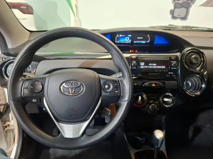 ETIOS 1.5 X Plus Sedan 16V