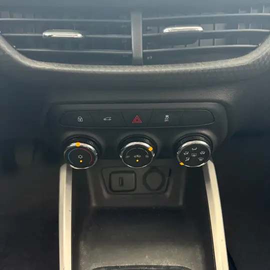 ONIX SEDAN Plus LT 1.0 12V Flex 4p Mec.