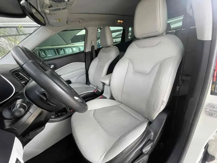 COMPASS 2.0 16V FLEX LONGITUDE AUTOMÁTICO