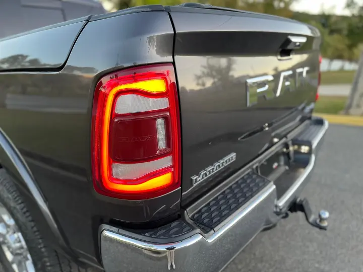 3500 6.7 I6 TURBO DIESEL LARAMIE CD 4X4 AUTOMÁTICO