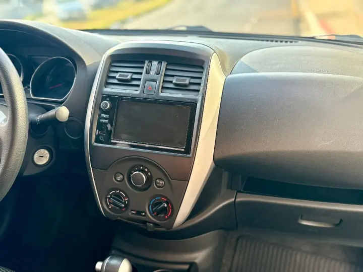 VERSA SV 1.6 16V FlexStart 4p Aut.