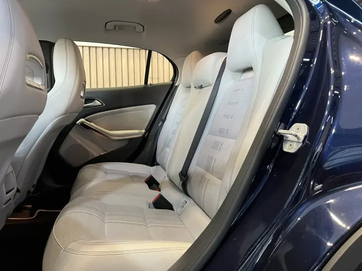 GLA 200 1.6 CGI FLEX ADVANCE 7G-DCT