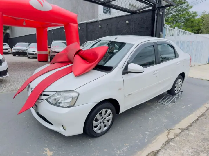 ETIOS 1.5 XS Sedan 16V