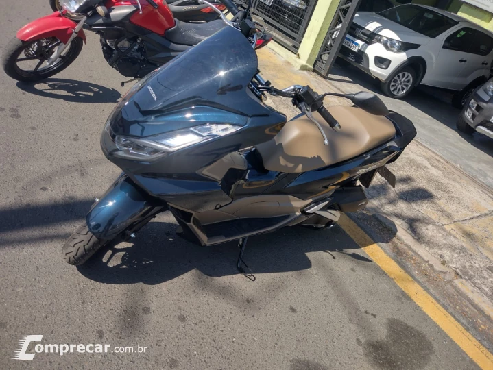PCX 160 DLX ABS