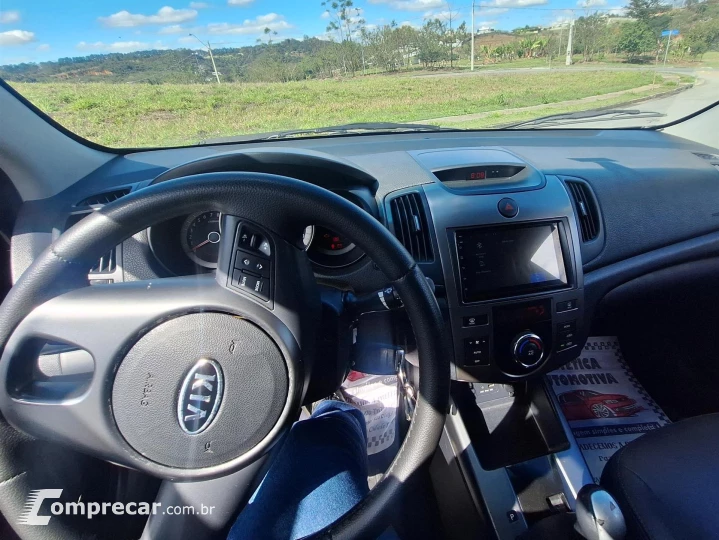 CERATO 1.6 E.213 Sedan 16V