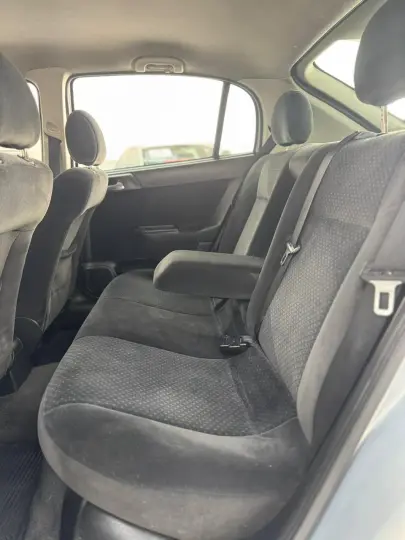 ASTRA 2.0 MPFI Advantage 8V