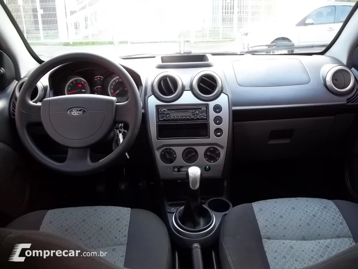 FIESTA 1.6 MPI Class Hatch 8V