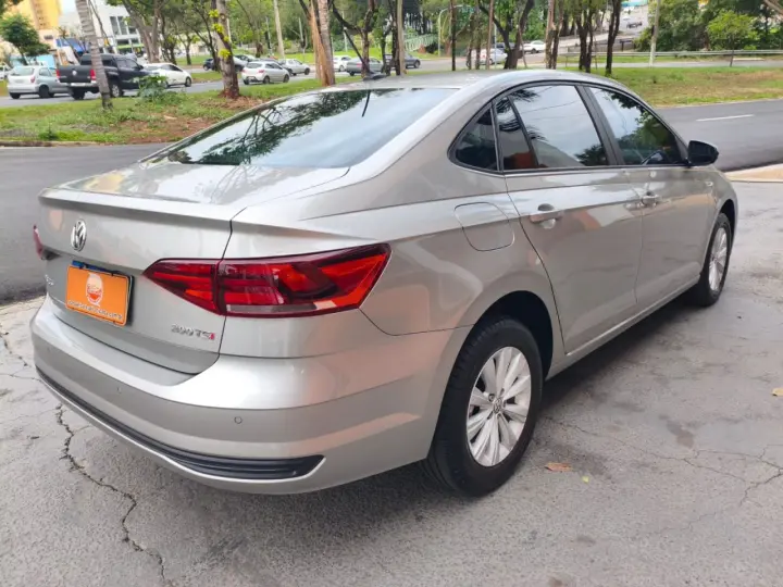 Virtus 1.0 4P 200 TSI FLEX COMFORTLINE AUTOMÁTICO