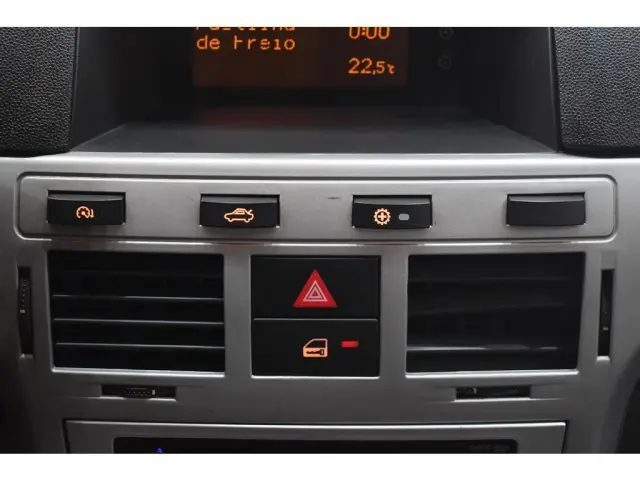 VECTRA SEDAN - 2.0 MPFI ELEGANCE 8V 4P MANUAL