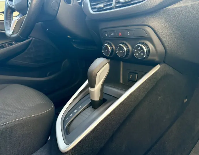 ONIX SEDAN Plus LTZ 1.0 12V TB Flex Aut.