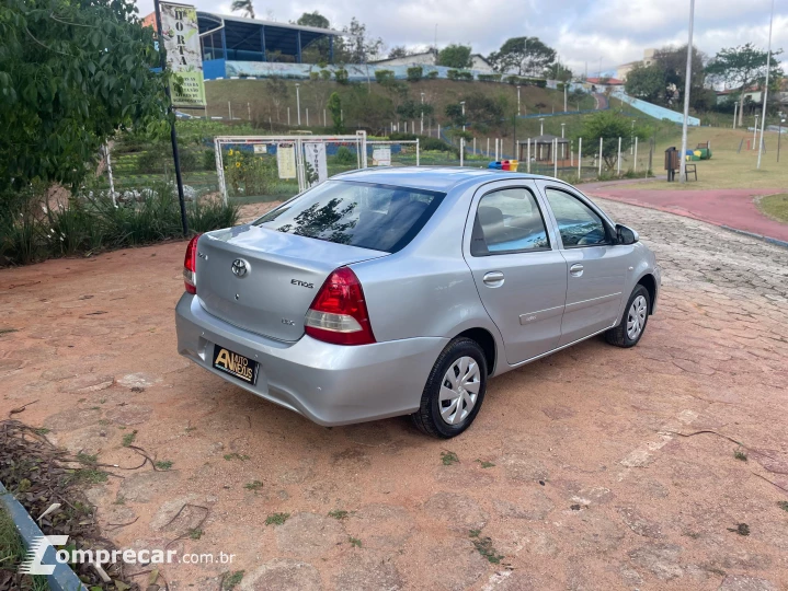 ETIOS 1.5 X Sedan 16V