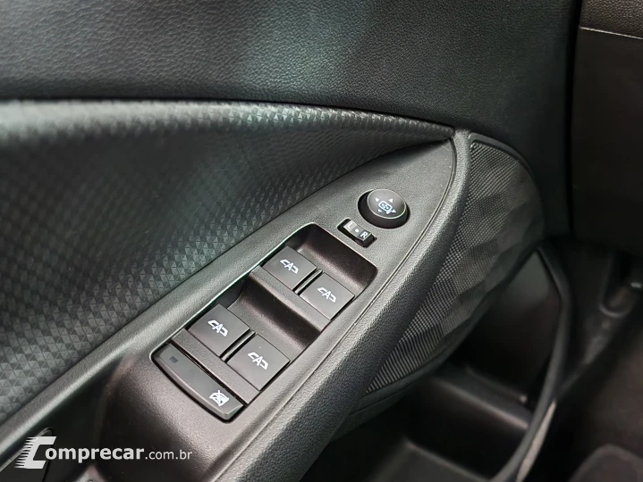 ONIX 1.0 Turbo Plus LT