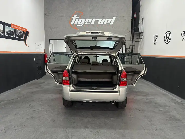 Tucson 2.0 Mpfi Gls 16V 143Cv 2Wd Gasolina 4P Automático