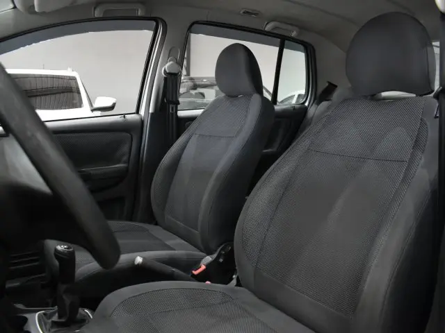 FOX - 1.6 MI 8V 4P MANUAL