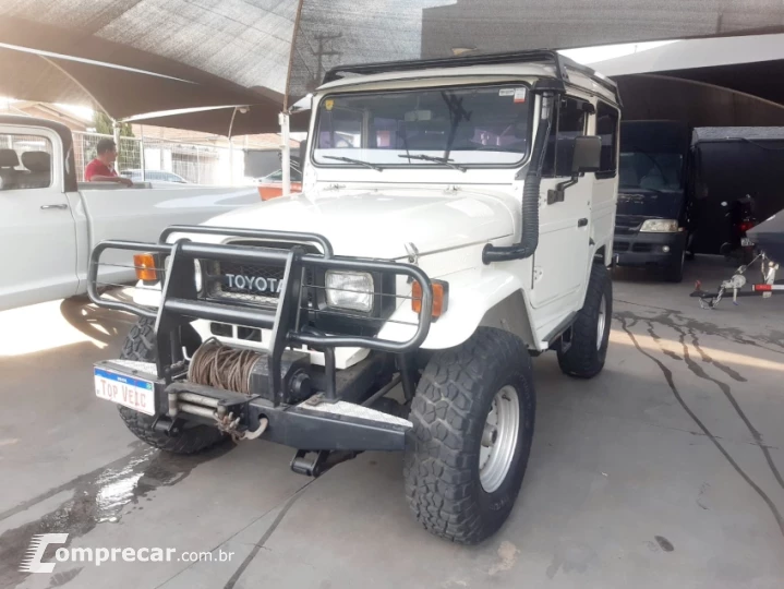 BANDEIRANTE 3.7 Bj50lv 4X4 Teto Rigido