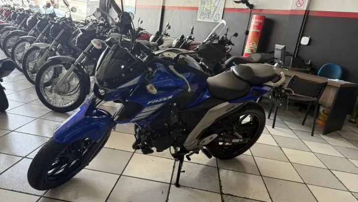 FZ25 ABS