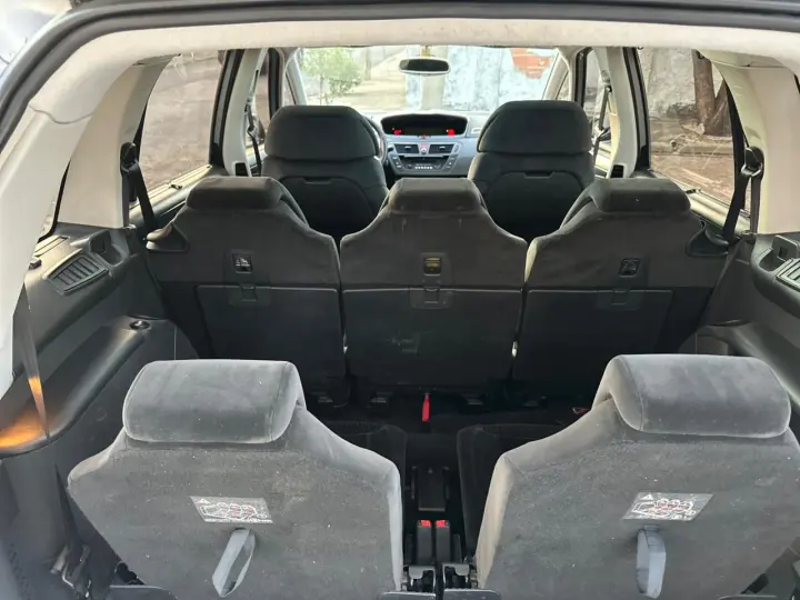 GRAND C4 2.0 I Picasso Exclusive 16V