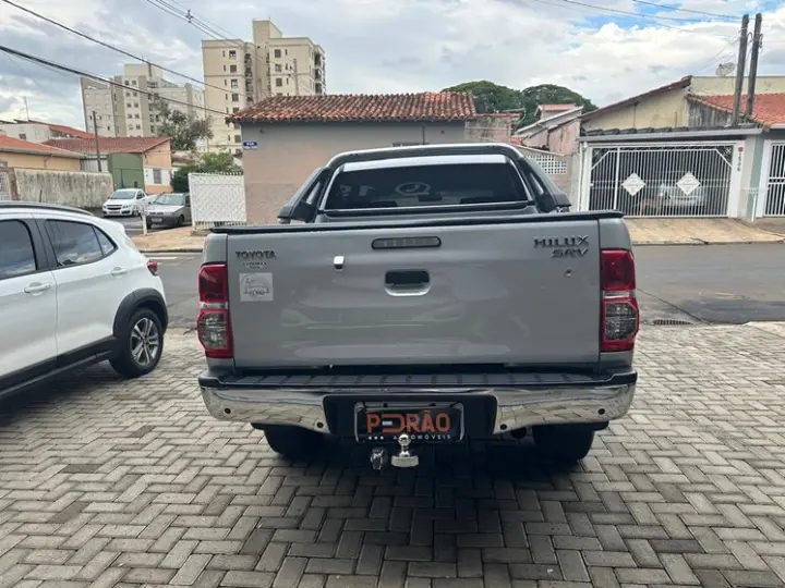 HILUX