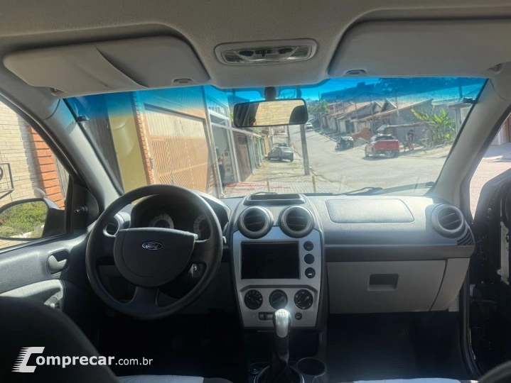 FIESTA 1.6 MPI Class Hatch 8V