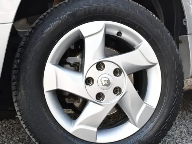 DUSTER - 1.6 DYNAMIQUE 4X2 16V 4P MANUAL