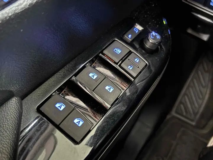 HILUX 2.8 D-4D TURBO DIESEL CD SRX PLUS 4X4 AUTOMÁTICO