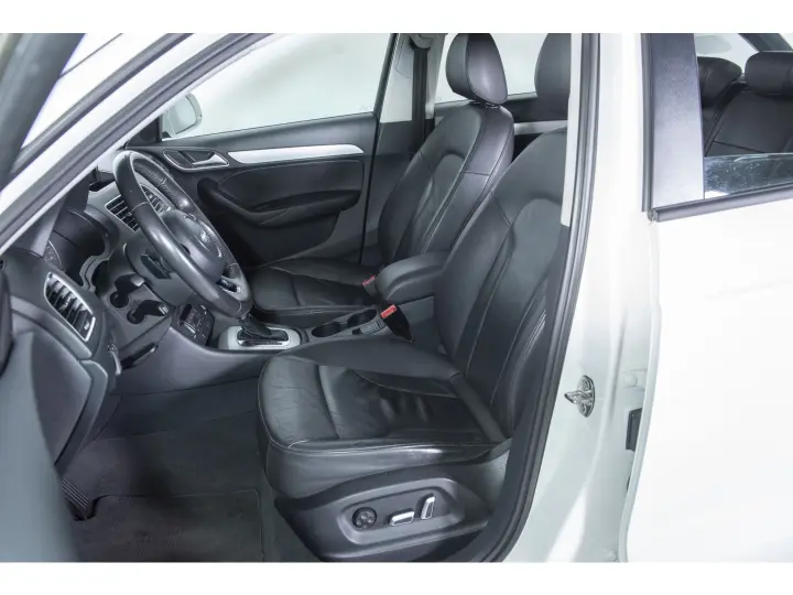 Q3 1.4 TFSI AMBIENTE GASOLINA 4P S TRONIC