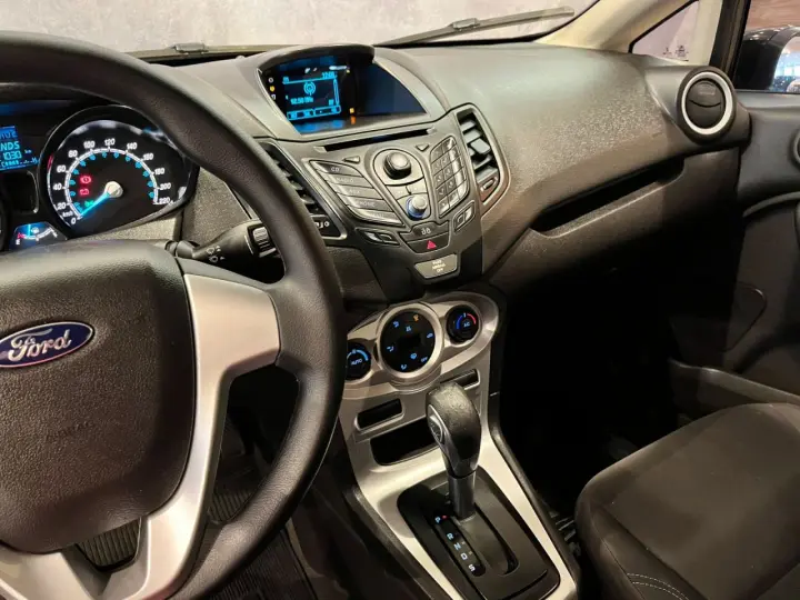 Fiesta Sedan 1.6 4P FLEX SE POWERSHIFT AUTOMÁTICO