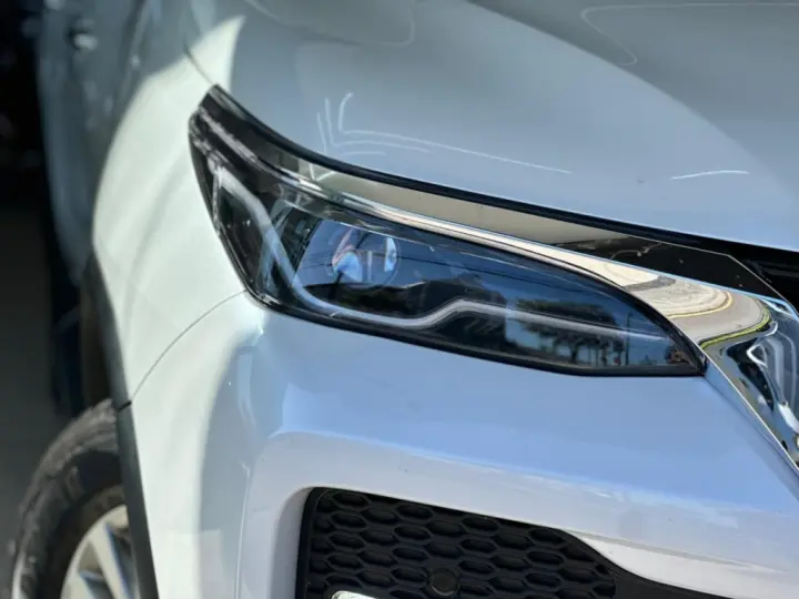 HILUX SW4 2.8 D-4D TURBO DIESEL SRX 7L 4X4 AUTOMÁTICO