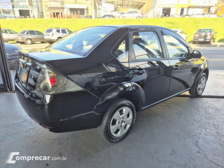 Fiesta Sedan SE 1.6 8V Flex 4p