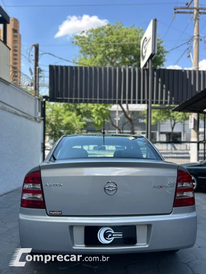 ASTRA 2.0 MPFI Elegance Sedan 8V