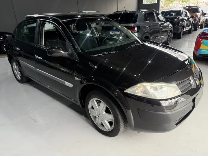 MEGANE 2.0 DYNAMIQUE SEDAN 16V GASOLINA 4P AUTOMÁTICO