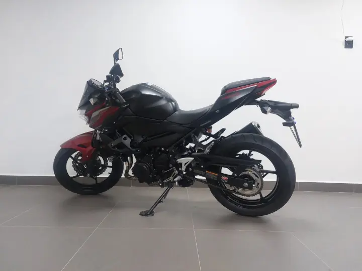 KAWASAKI Z400