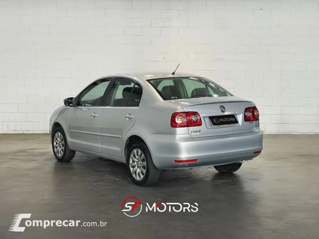POLO SEDAN - 1.6 MI COMFORTLINE 8V 4P MANUAL