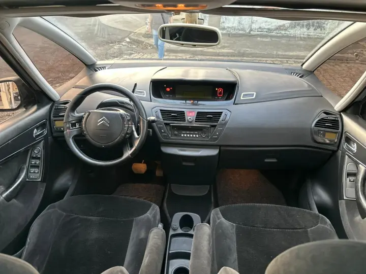 GRAND C4 2.0 I Picasso Exclusive 16V