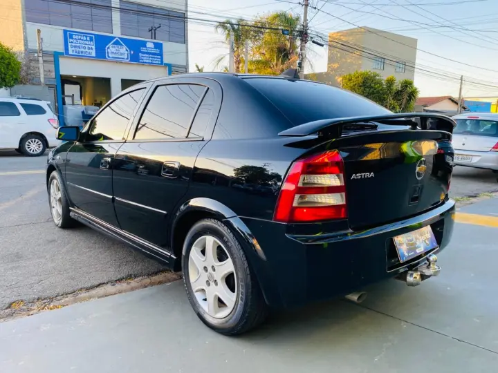 ASTRA 2.0 MPFI Advantage 8V