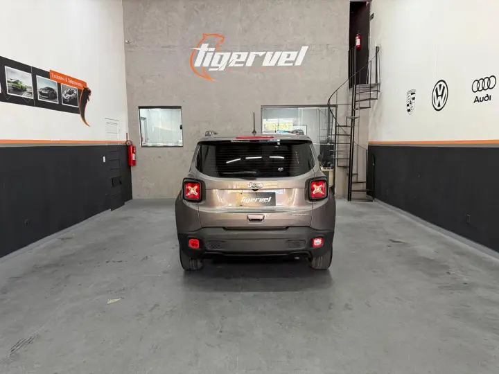 Renegade 1.8 16V Flex Sport 4P Automático